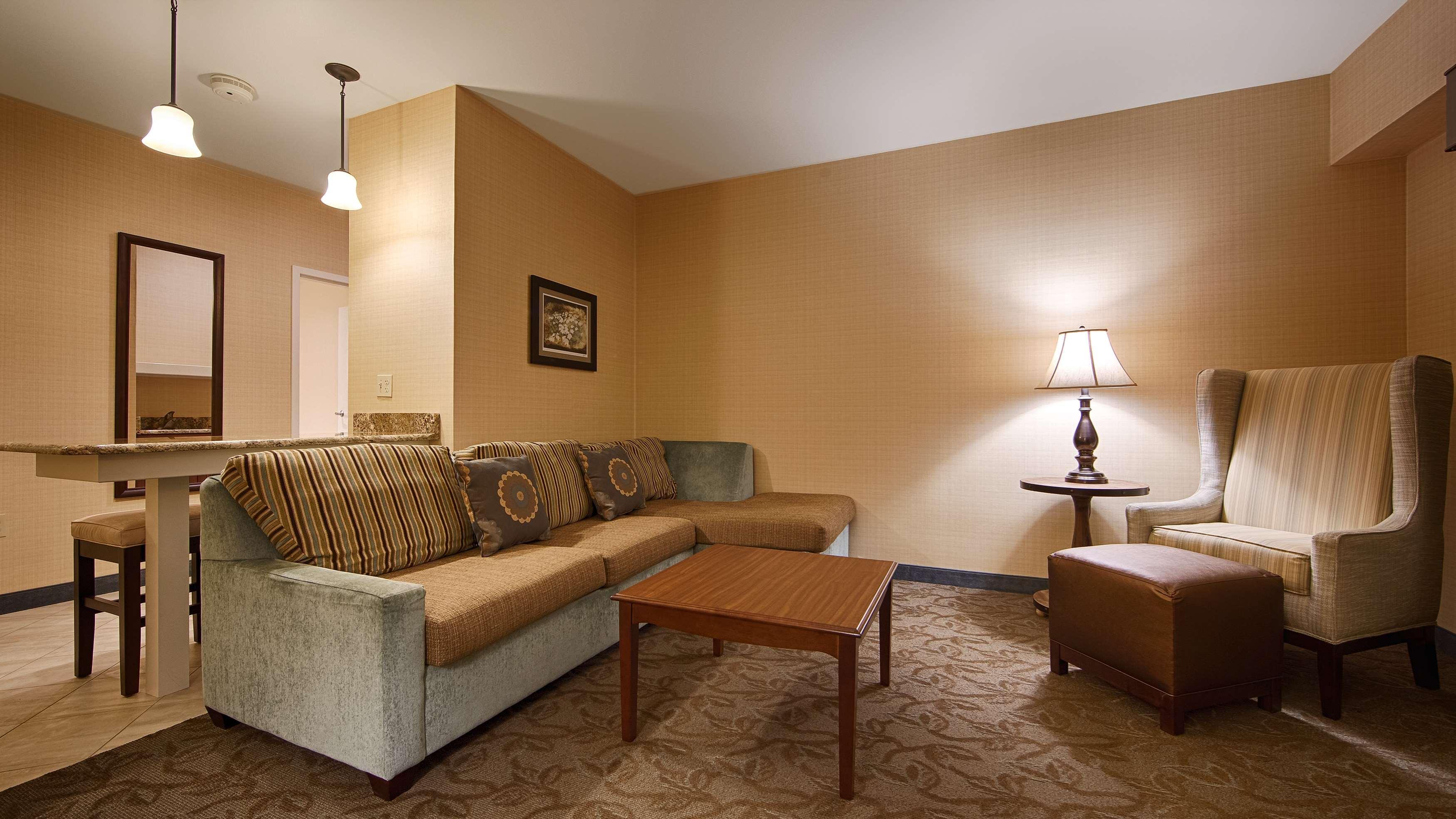 The At Lewisburg, Bw Signature Collection Hotel 3*
