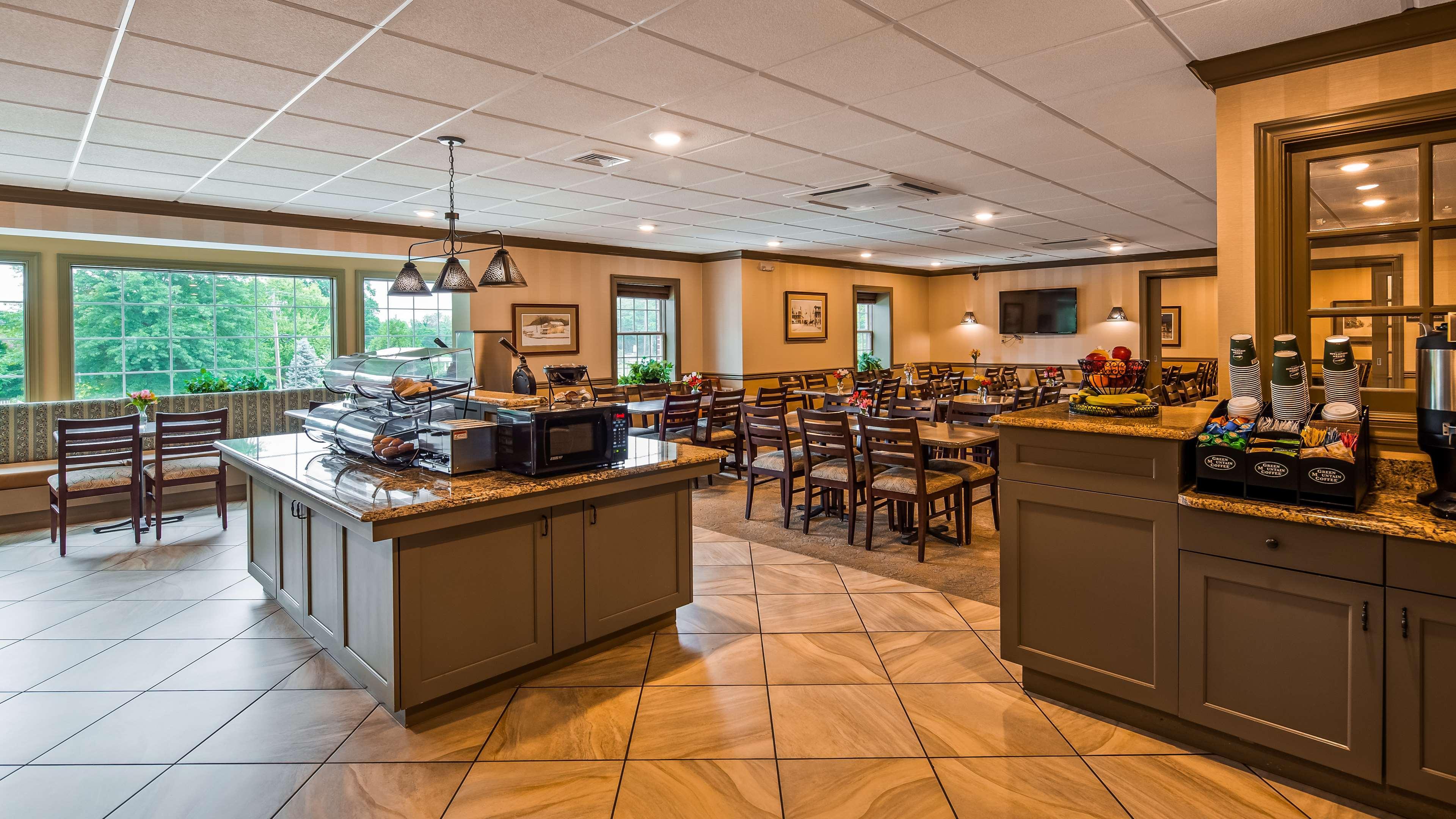 The At Lewisburg, Bw Signature Collection