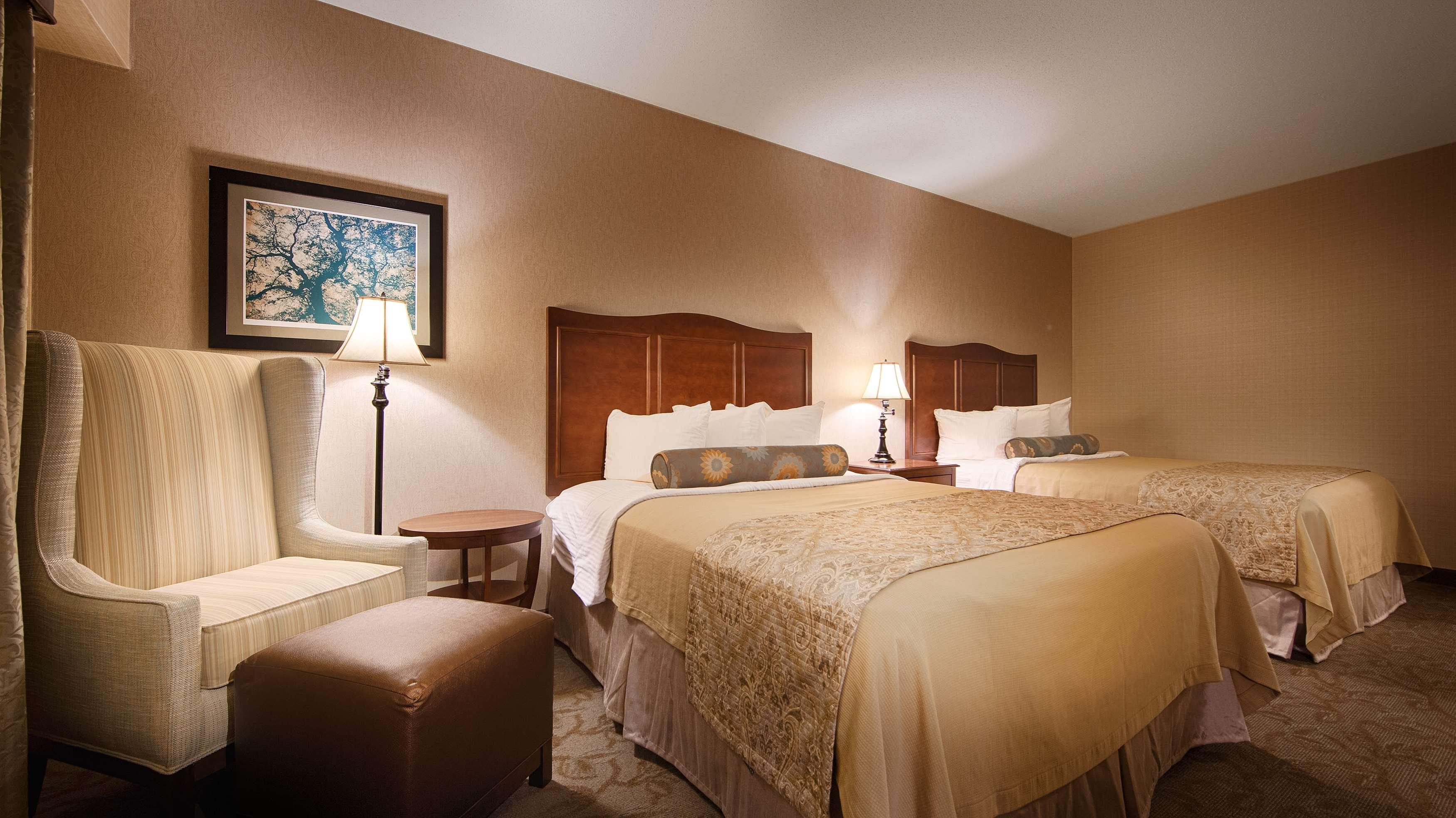 The At Lewisburg, Bw Signature Collection 3*