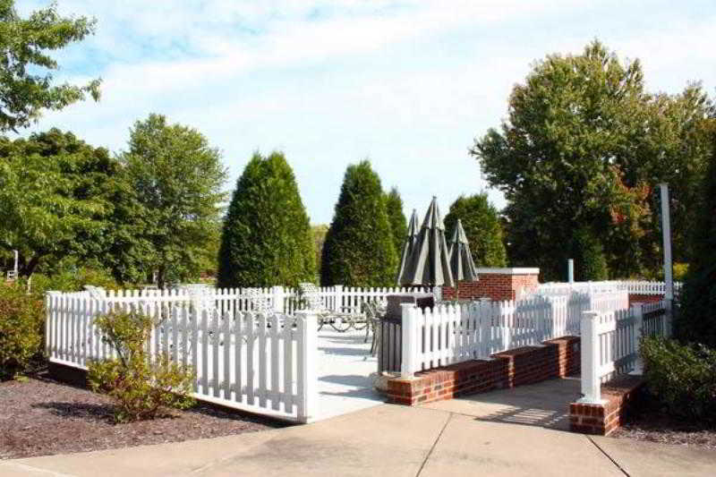 The At Lewisburg, Bw Signature Collection